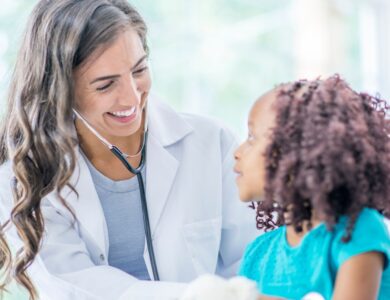 Puberdade Precoce, Telarca Precoce, Adearca, Pubarca, Idade Óssea Avançada, Leuprorelina, Triptorrelina, Bloqueio Puberal, Endocrinologia Pediátrica, Baixa Estatura, McCune-Albright, Hiperplasia Adrenal Congênita, Hamartoma Hipotalâmico, Saúde AZ, Menstruação Precoce, Teste de Estímulo com GnRH