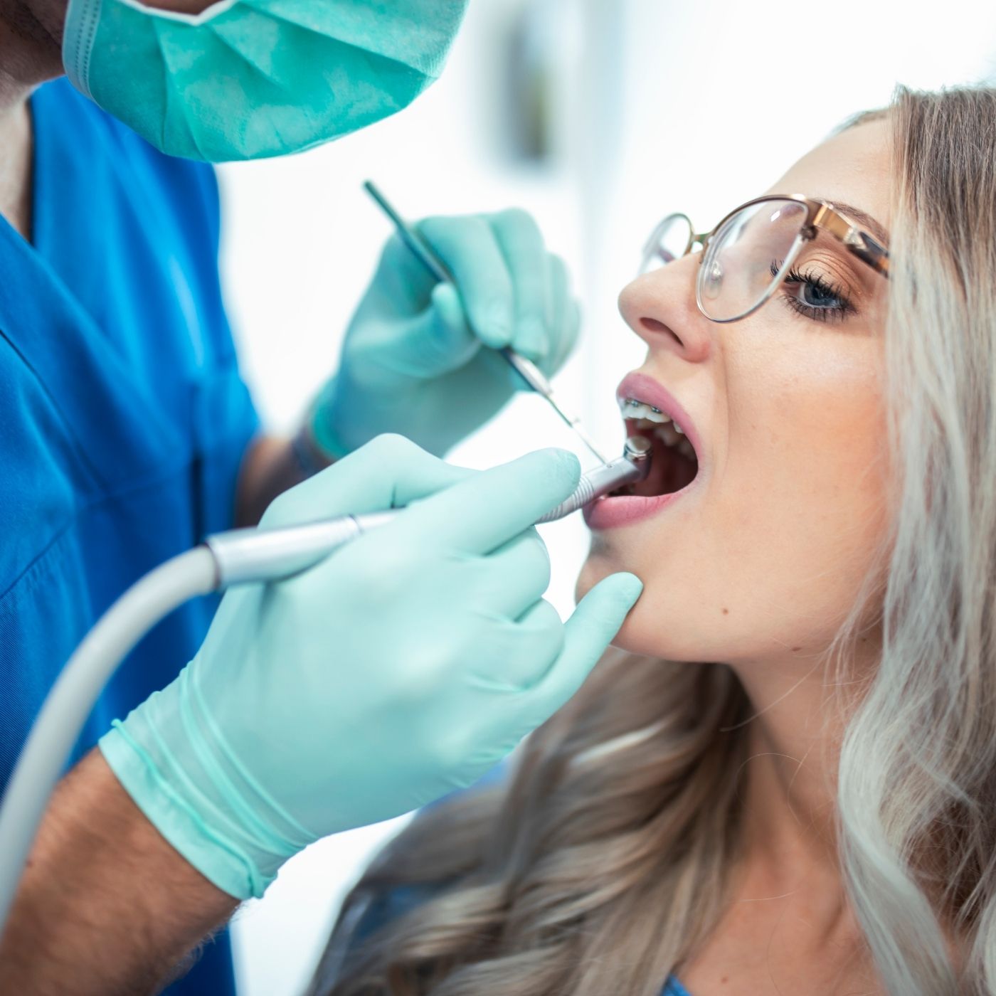 Calculadora Odontológica Completa: Descubra o Custo do Seu Tratamento Dente por Dente